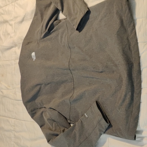 Grey The North Face coat w/hood - Picture 8 of 11